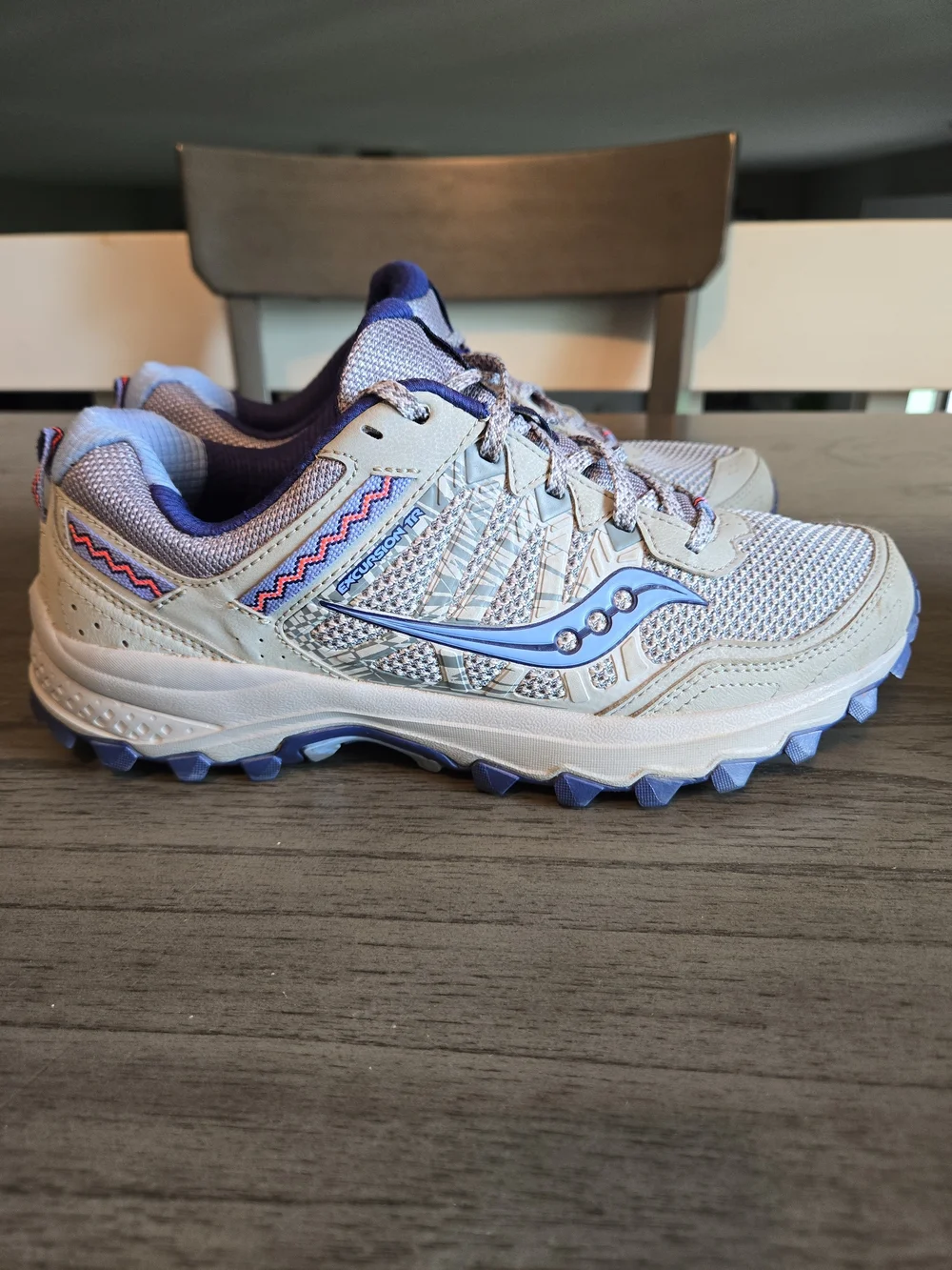 Saucony Women's Trail Running Shoes - Light Gray with Purple Accent
